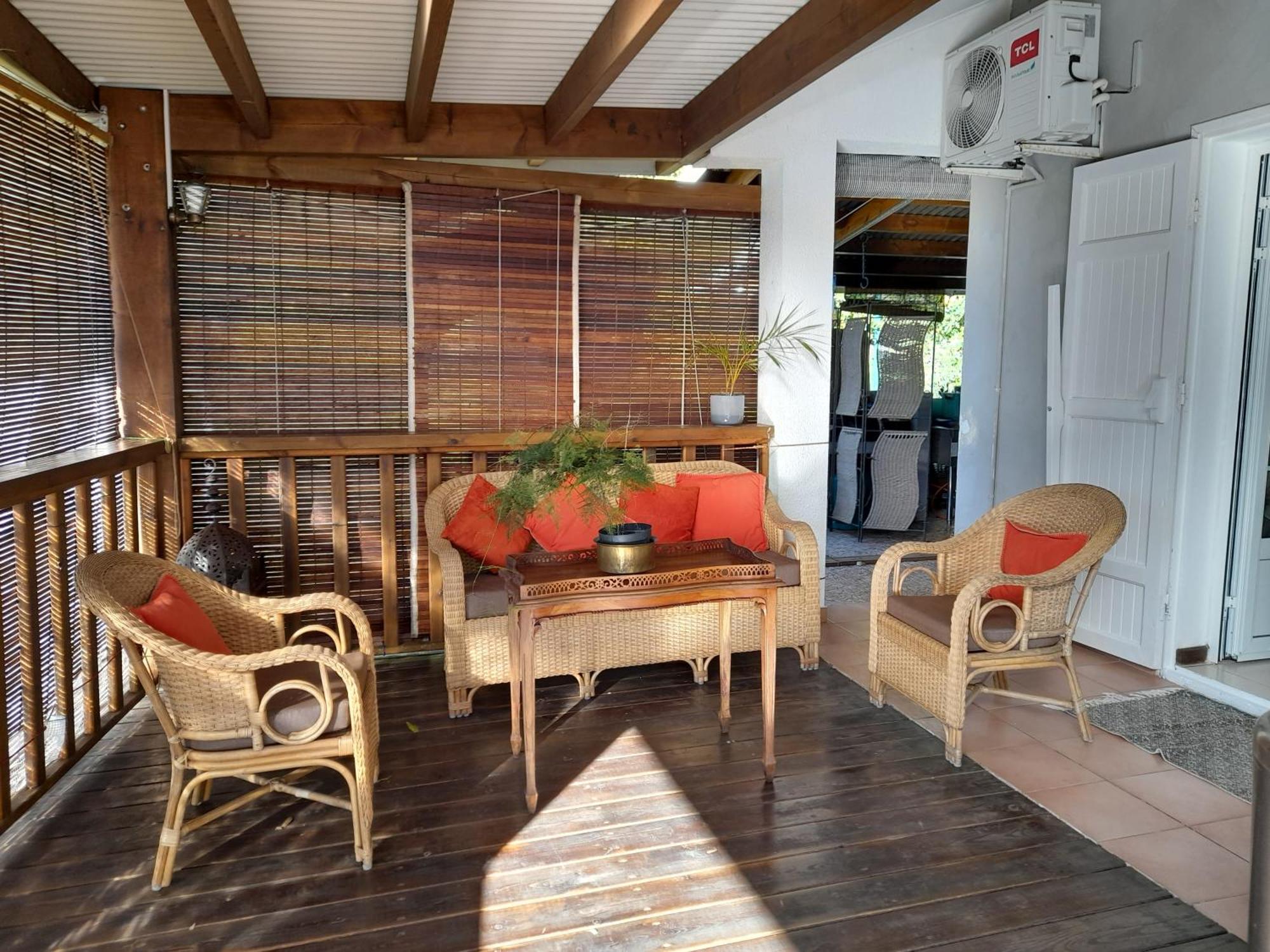 Le Val Rambaud Bed and Breakfast Saint-Denis Buitenkant foto