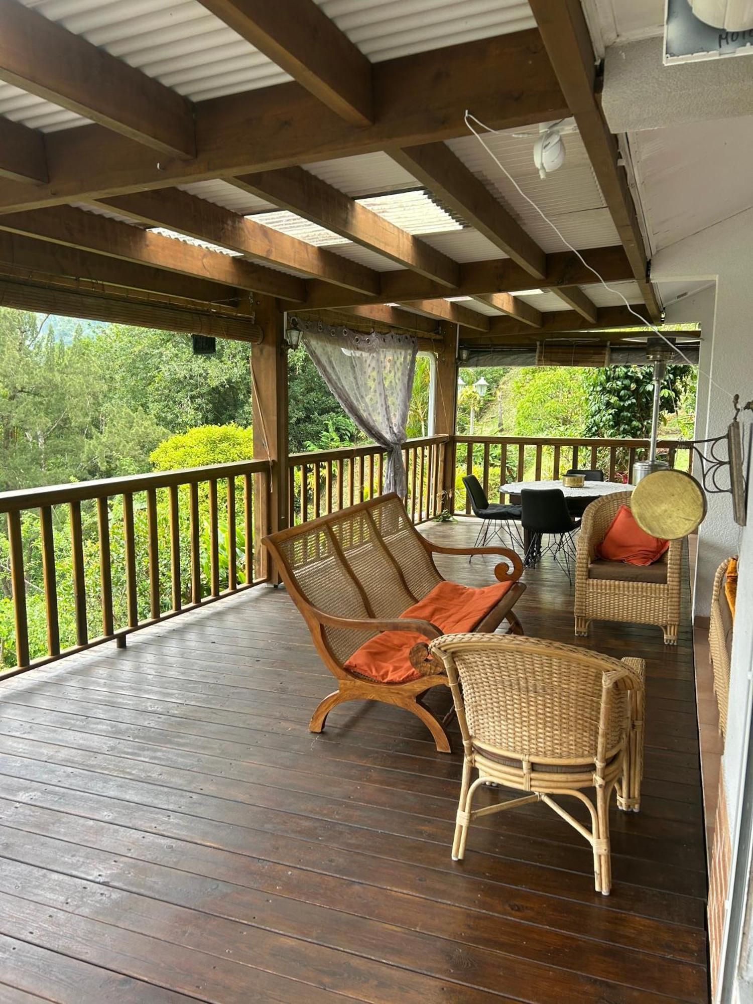Le Val Rambaud Bed and Breakfast Saint-Denis Buitenkant foto